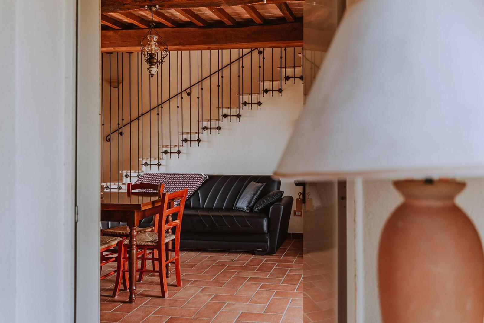 Agriturismo Lucertola Монтекатини-Валь-ди-Чечина Номер фото
