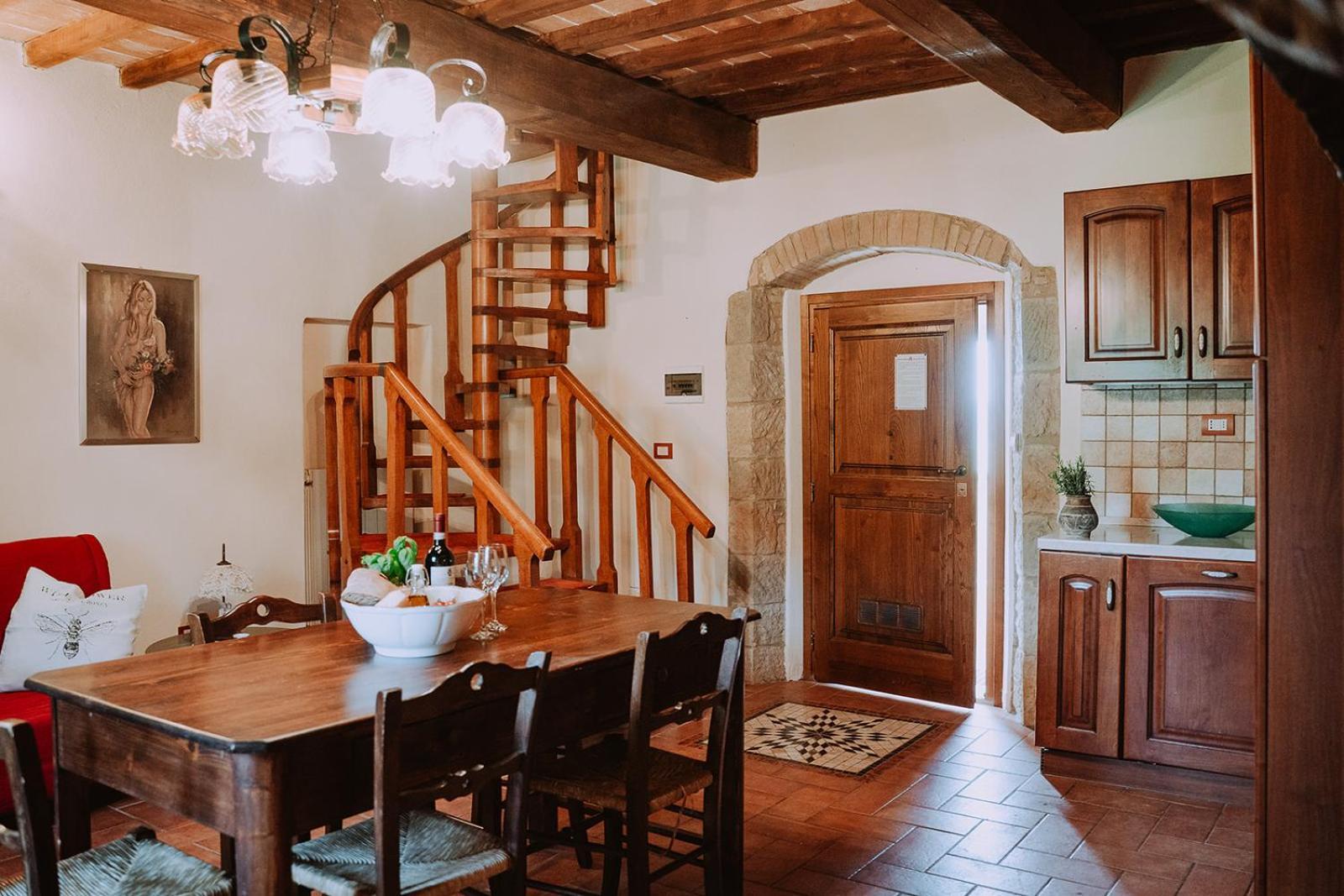 Agriturismo Lucertola Монтекатини-Валь-ди-Чечина Номер фото