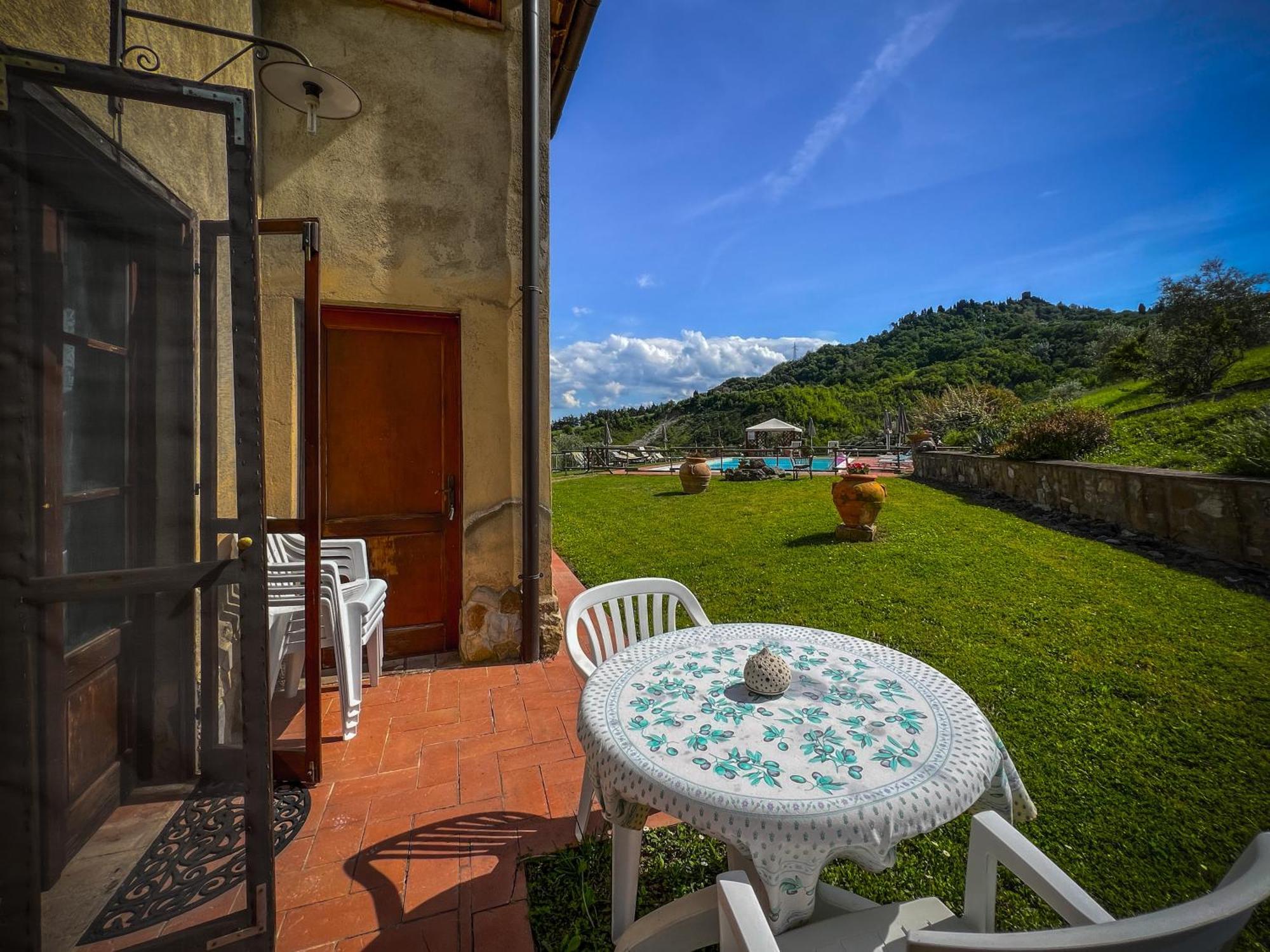 Agriturismo Lucertola Монтекатини-Валь-ди-Чечина Экстерьер фото