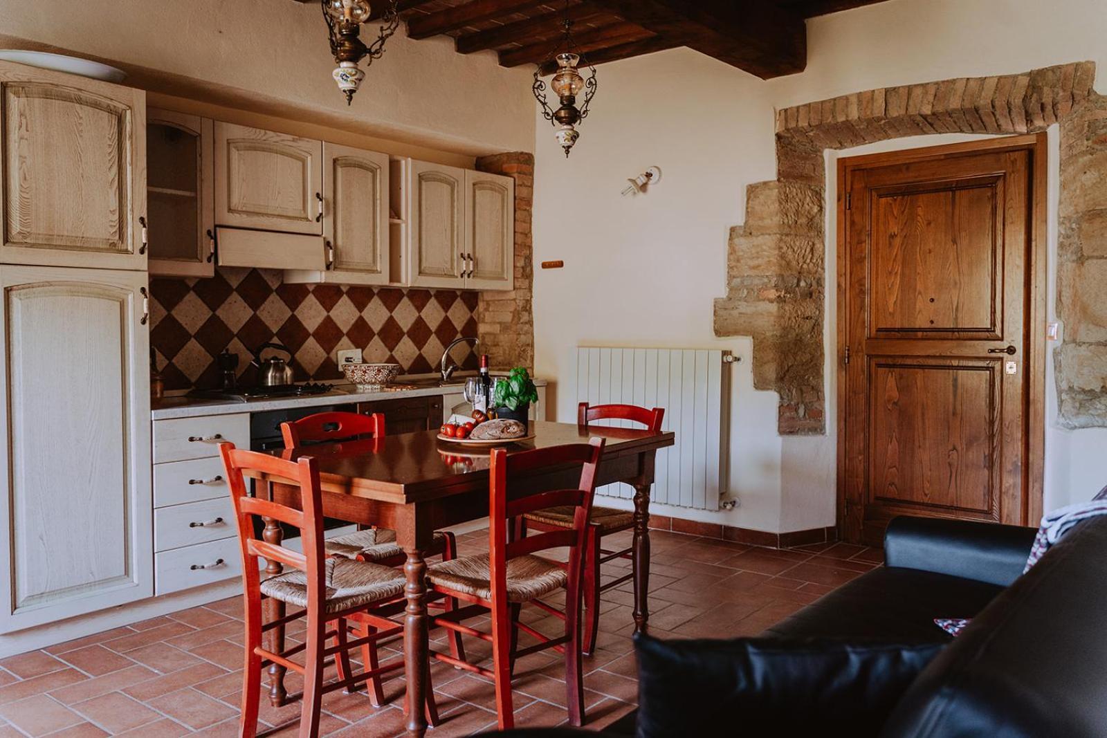 Agriturismo Lucertola Монтекатини-Валь-ди-Чечина Номер фото