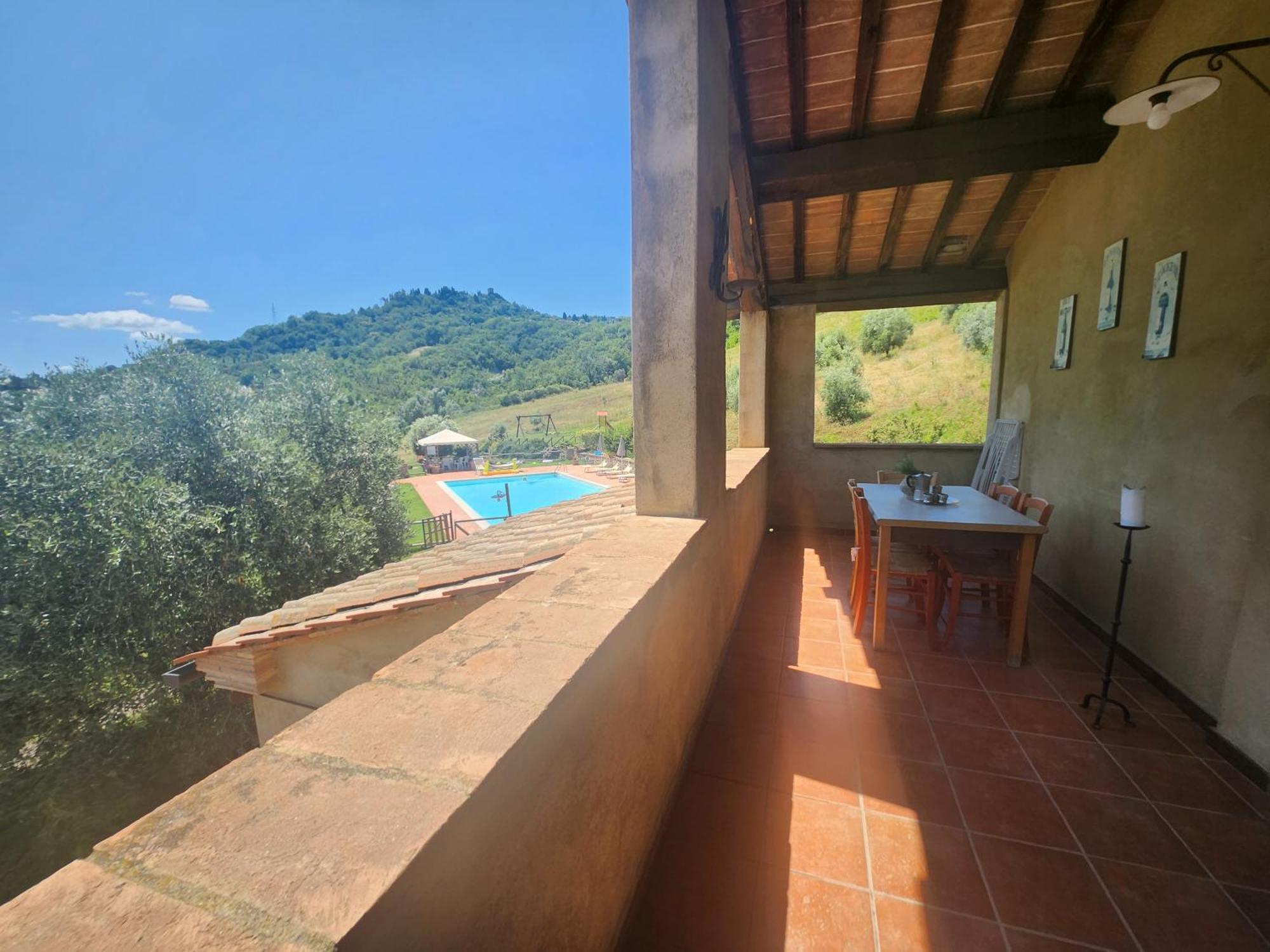 Agriturismo Lucertola Монтекатини-Валь-ди-Чечина Номер фото